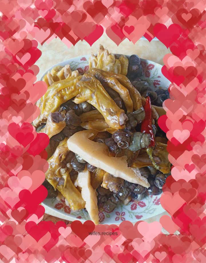 Steamed snail and duck feet