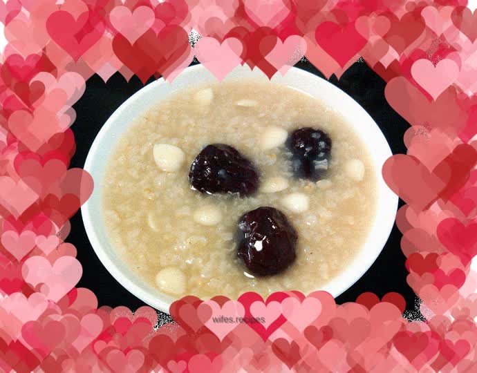 Brown rice, jujube and almond porridge