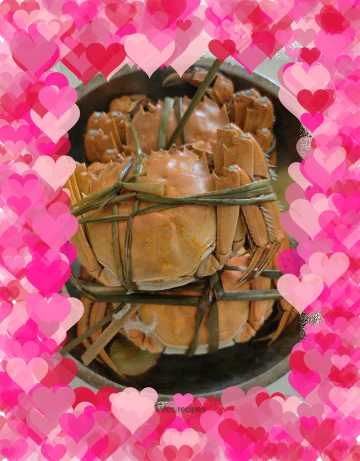 Steamed hairy crab with ginger slices