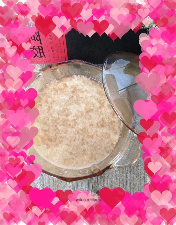 Donkey-hide gelatin boiled water and eggs