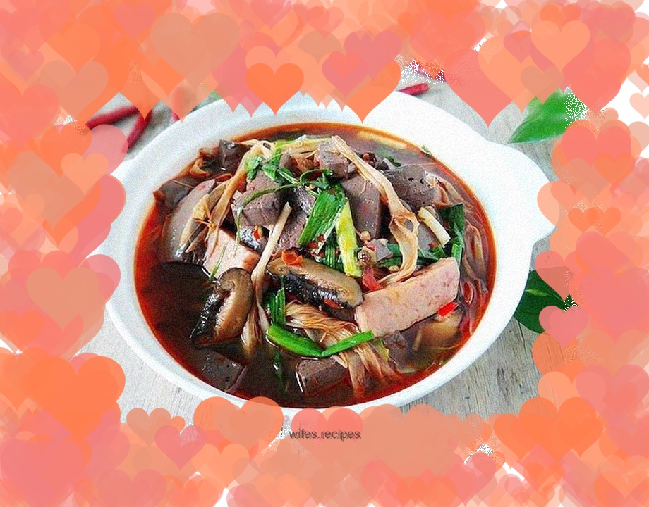 Boiled pig blood with day lily