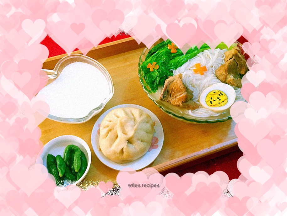 Happy Breakfast Pork Ribs Rice Noodles