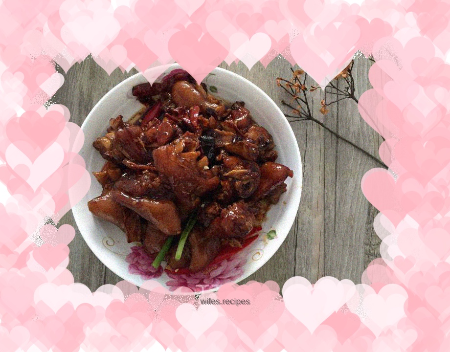 Braised pork trotters