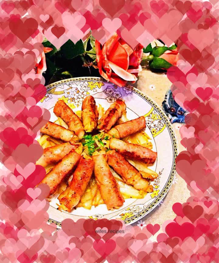 Fried bacon and pickled cabbage