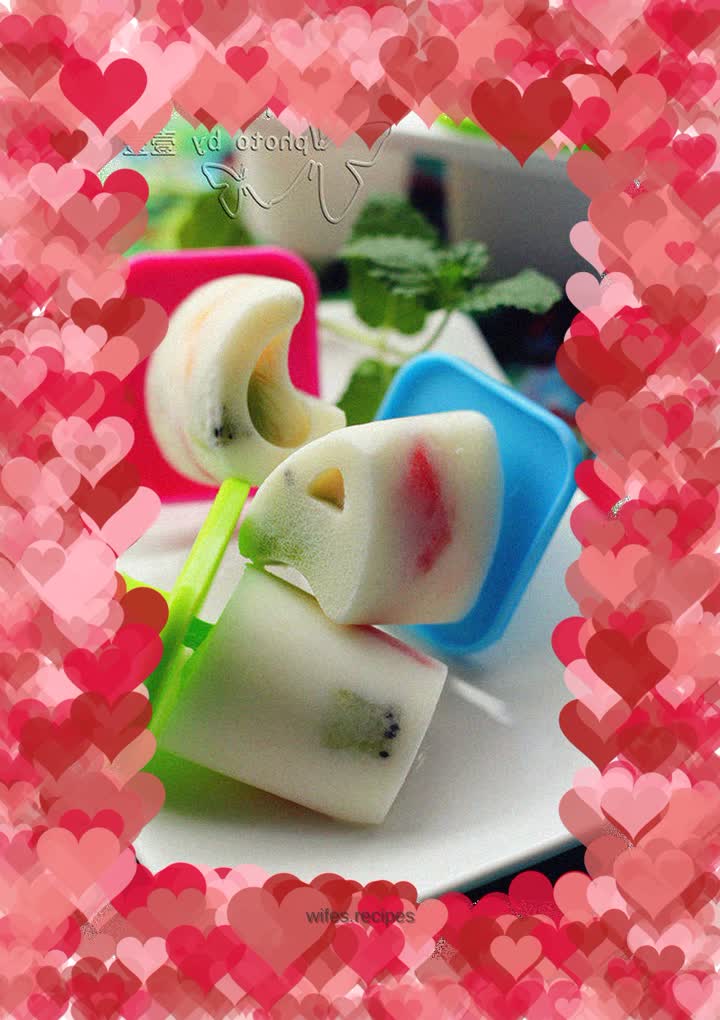 Fruit yogurt popsicle