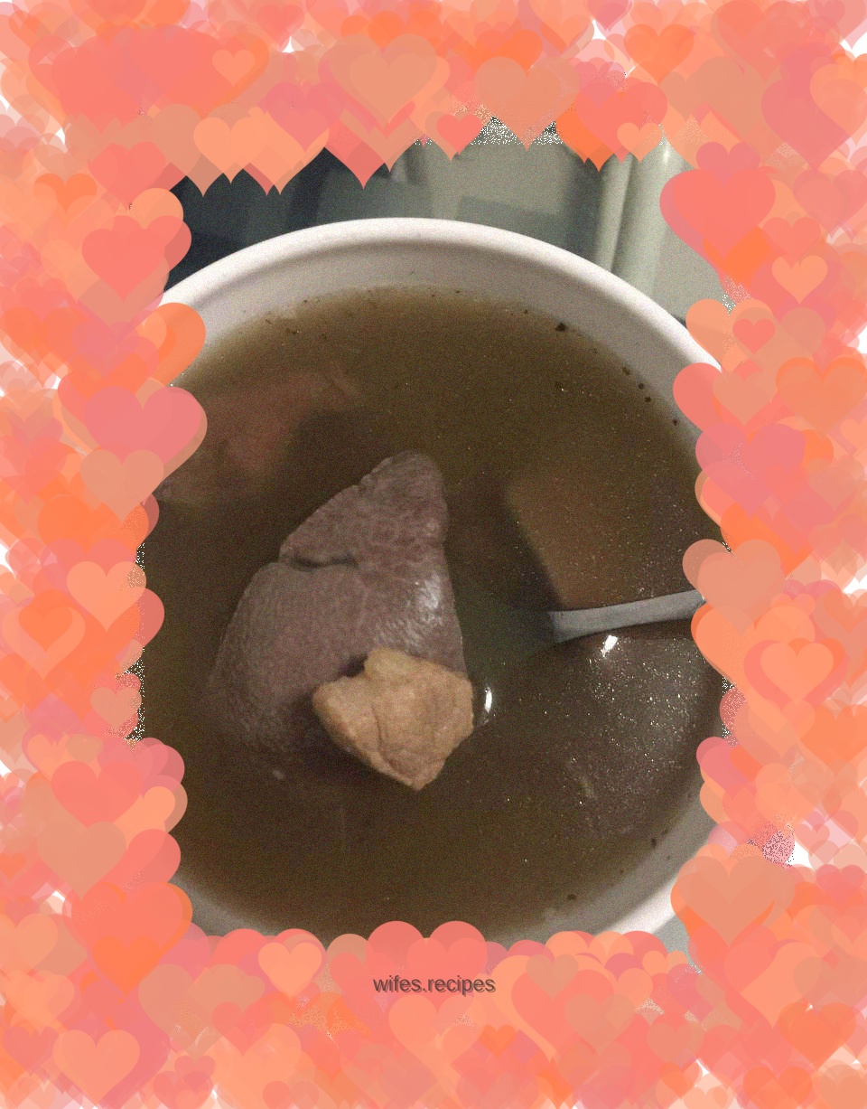 Pig Hengli Braised Chicken Bone Grass