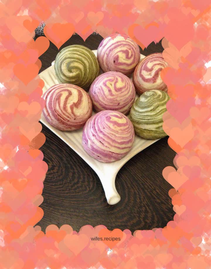 Colorful gyro cake with kidney bean filling