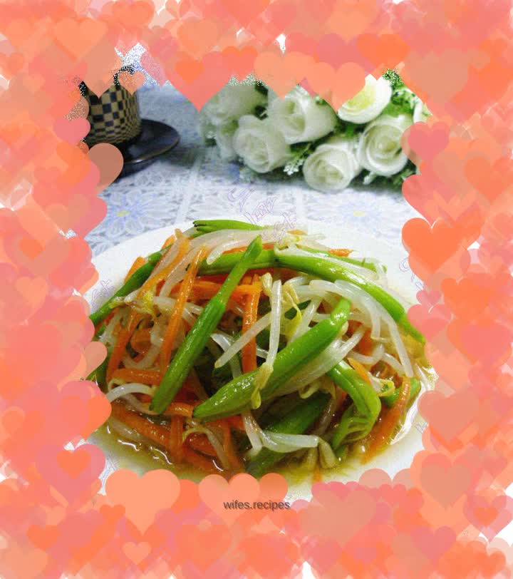 Day lily mixed with mung bean sprouts