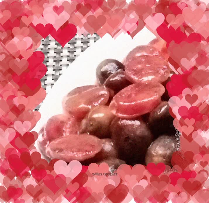 Stir-fried straw mushrooms with sausage