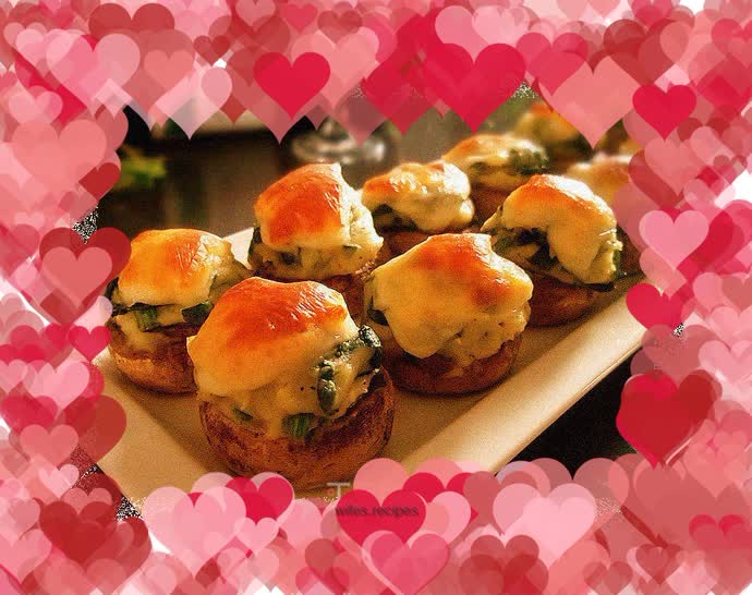 Baked Mushrooms with White Sauce and Cheese