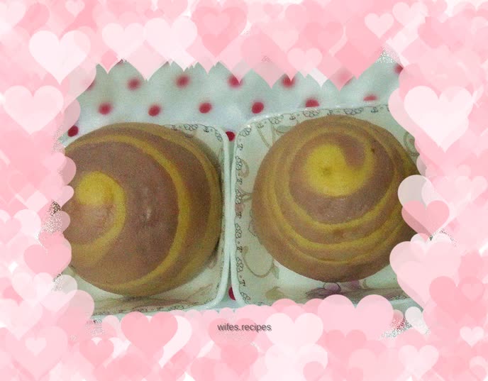 Purple sweet potato and pumpkin two-color red bean paste buns