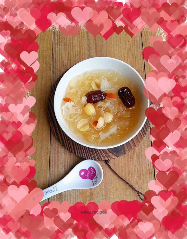 Lotus Seed and Tremella Soup