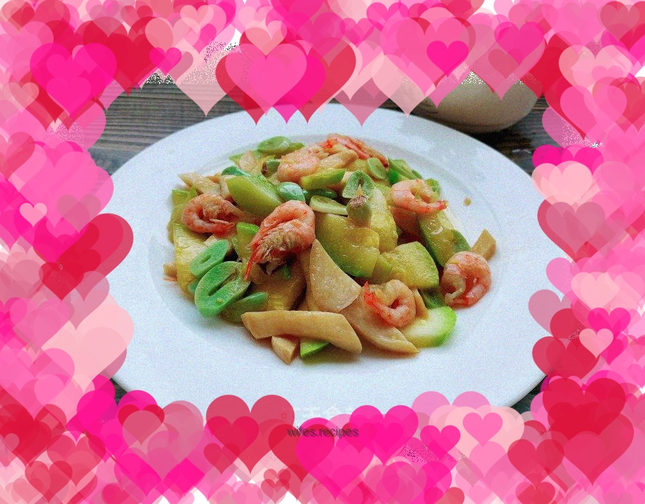 Stir-fried gourd slices with Laba garlic