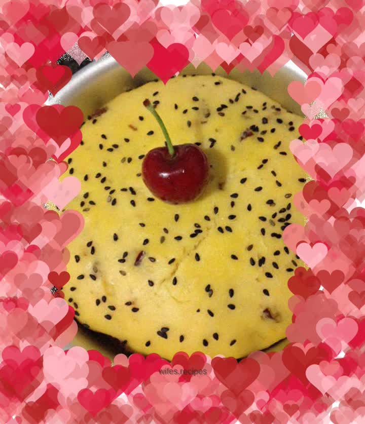 Pumpkin, red date and raisin milk-flavored steamed cake