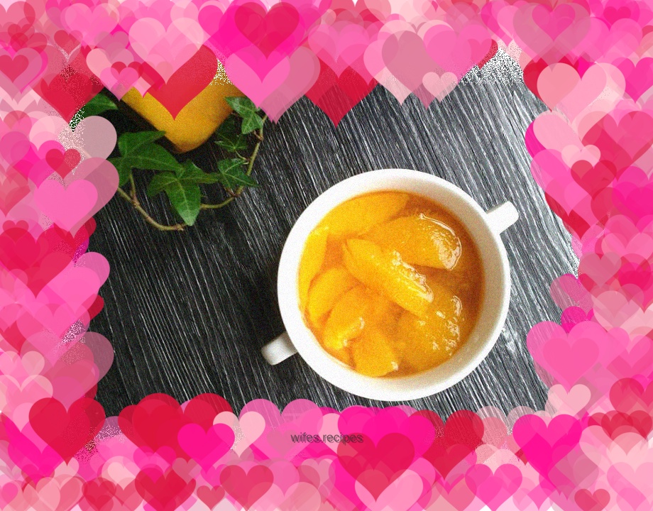 Yellow peach in sugar water