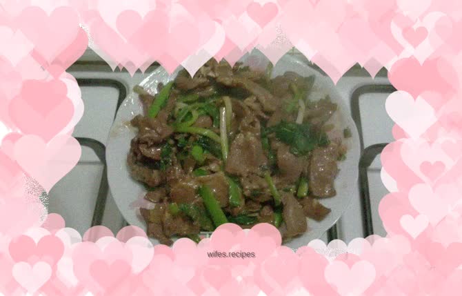 Fried pork heart with garlic