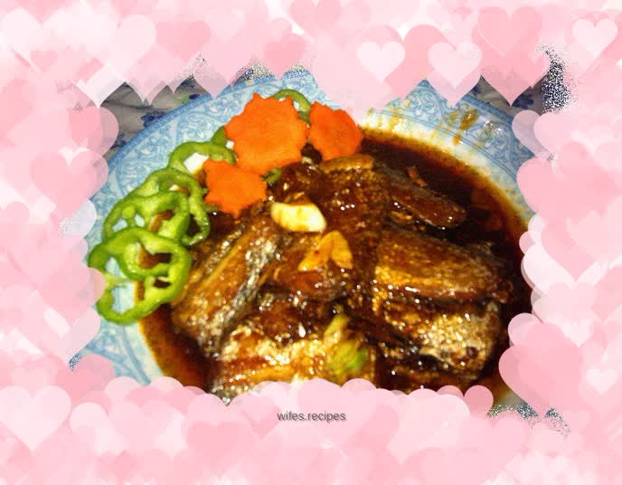 Hairtail fish in tomato sauce