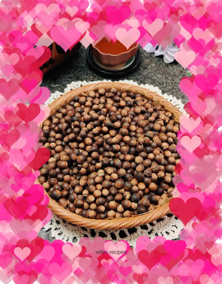 Sautéed chestnuts with salt