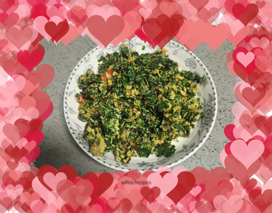 Fried eggs with chives