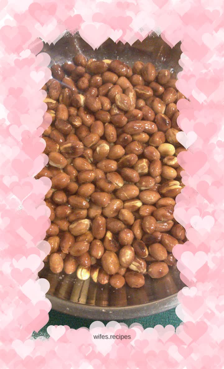 Fried peanuts