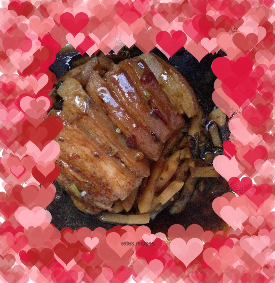 Pork with olives and potatoes