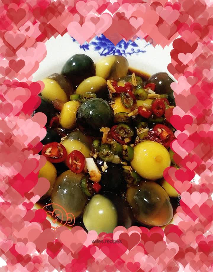 Small preserved eggs with fragrant sauce