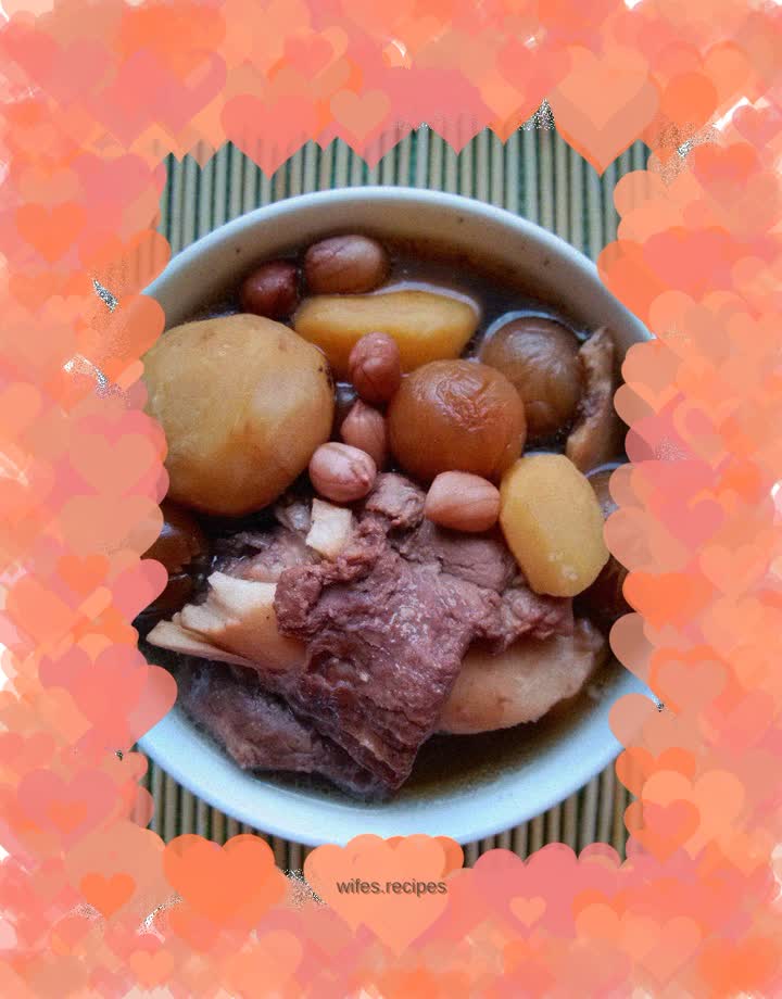 Chestnut stewed with tube bone