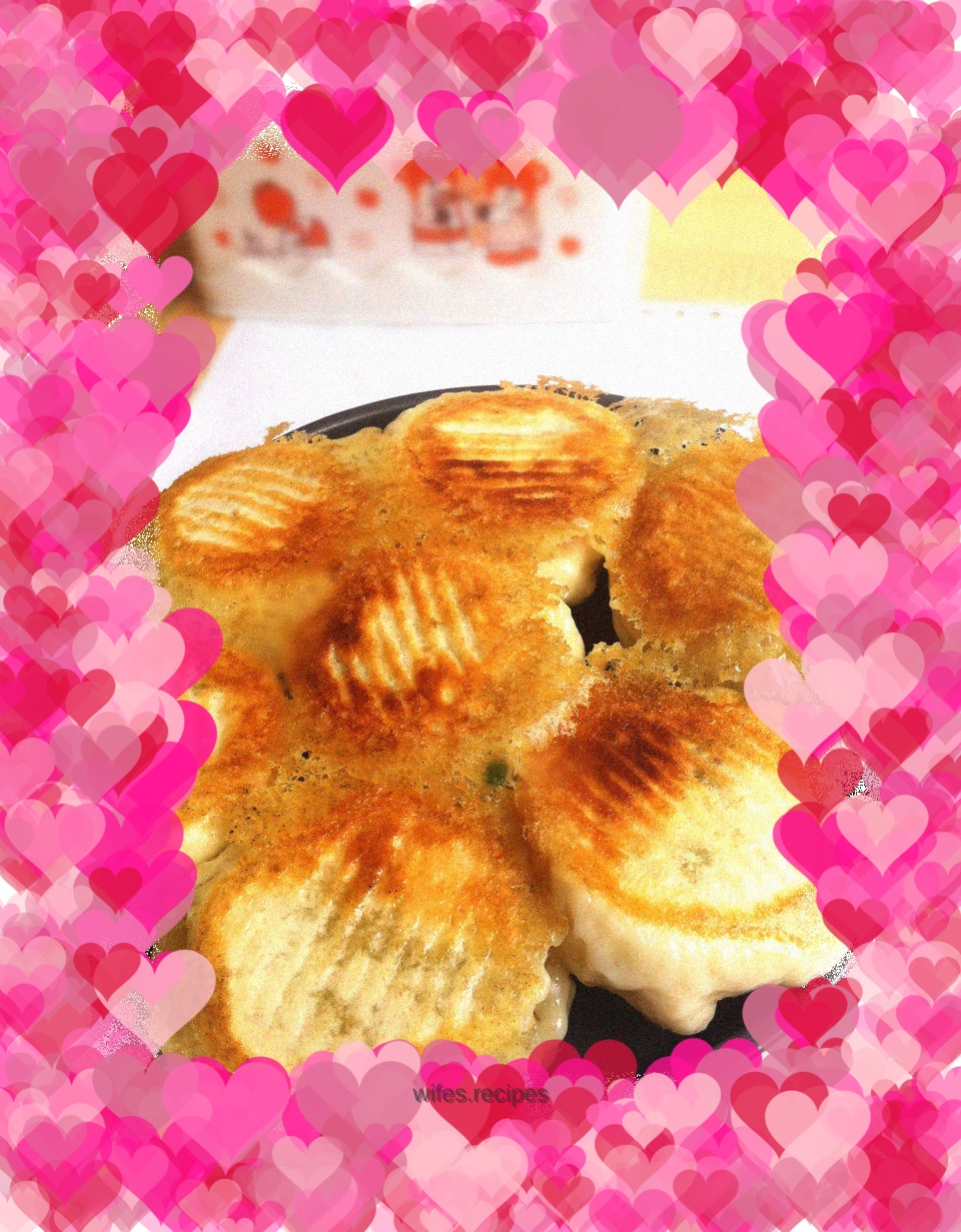 【Fried steamed buns with chives】