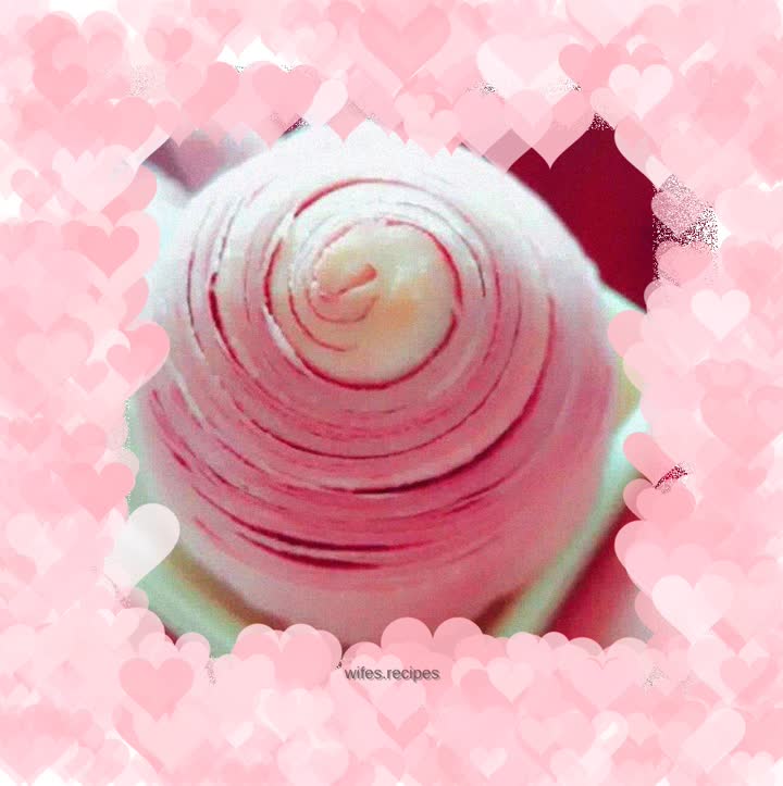 Tender red yeast cake