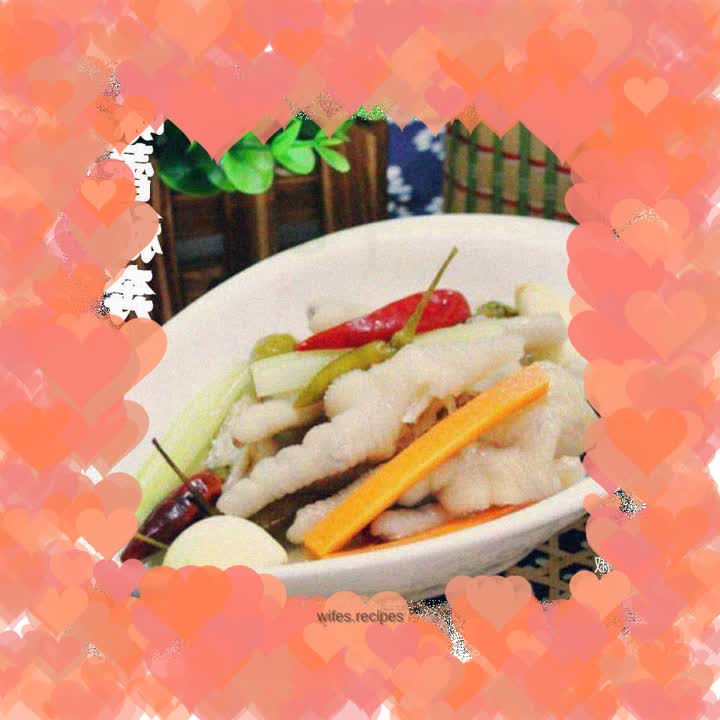 Skillful refrigerated dish—Chicken feet with pickled peppers