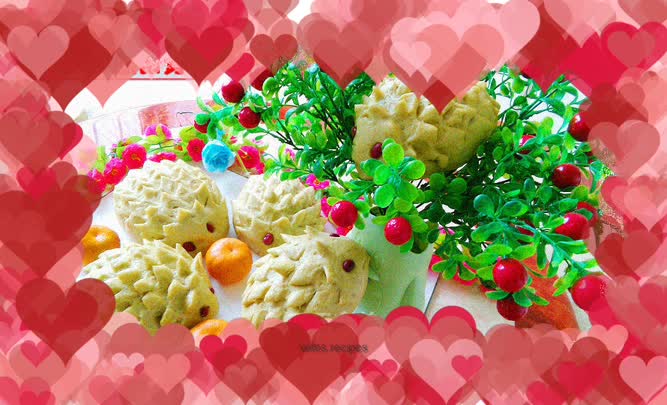 Little Hedgehog Meat Buns with Spinach Sauce