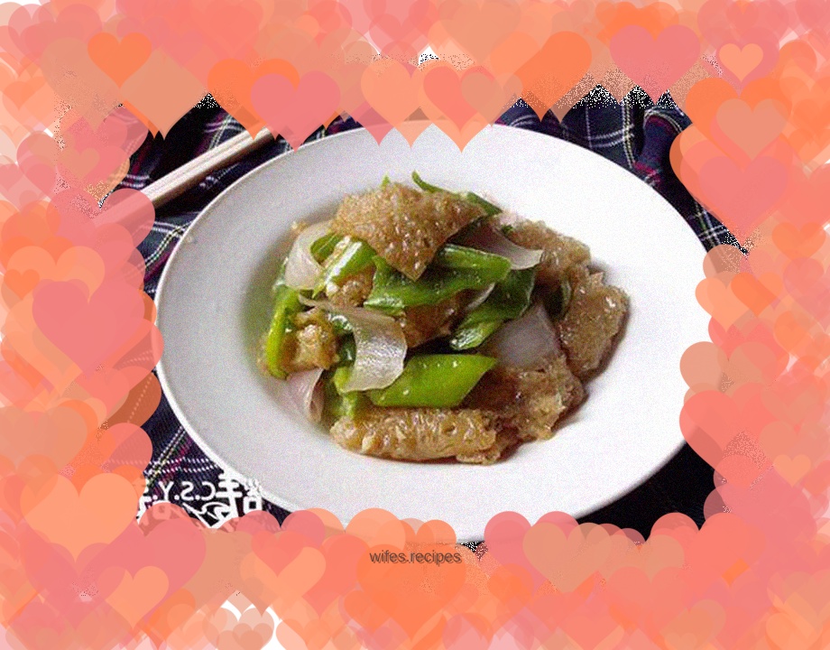 Stir-fried Crispy Pork Skin with Peppers and Onions