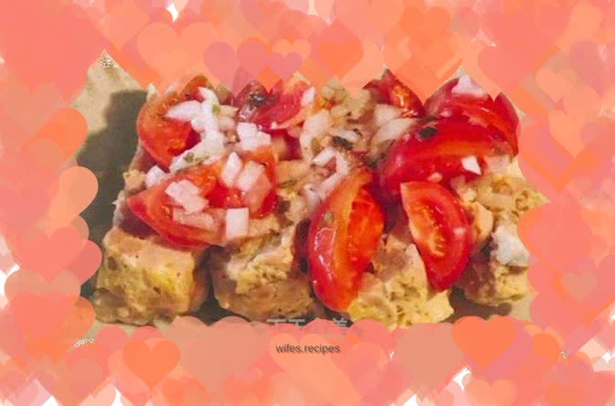 The more the girl eats, the brighter she becomes, the screaming Oriental meat cake!