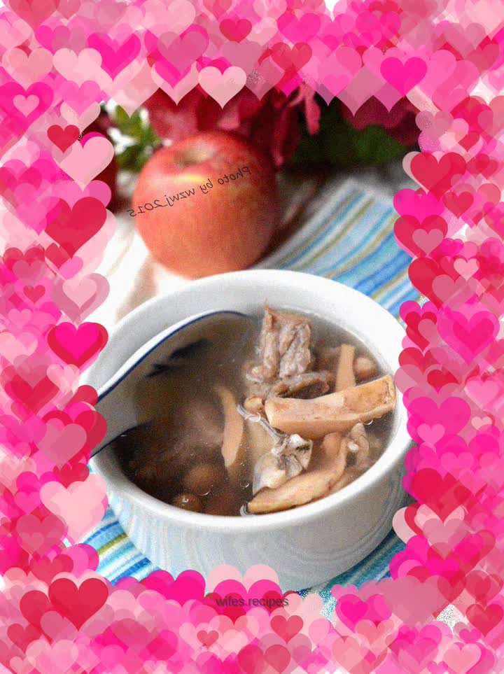 Peanut bone cuttlefish soup