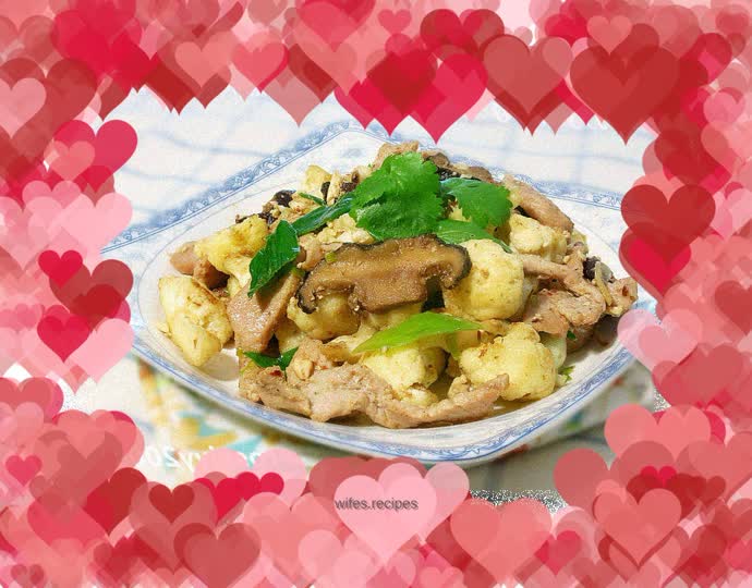 Stir-fried cauliflower with salted egg pork slices