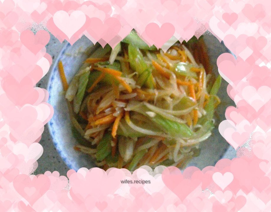 Stir-fried tender green gold and silver