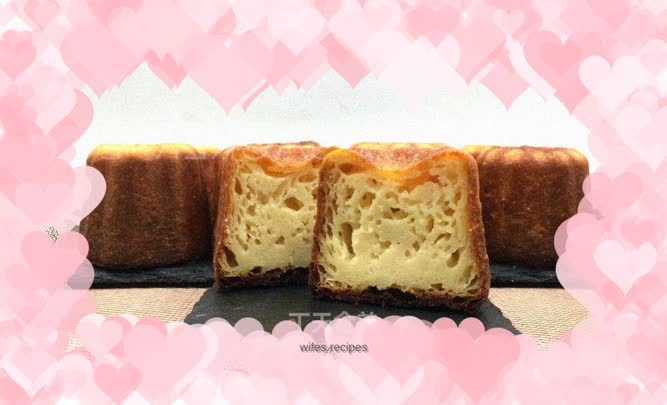 Almond crepe, when you bite it gently, the texture of crispy outside and soft inside instantly fills your mouth, leaving you with an endless aftertaste.