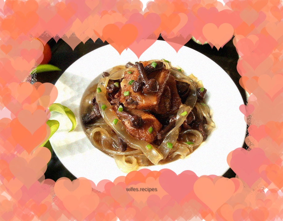 Braised Pork Ribs with Mushroom Vermicelli