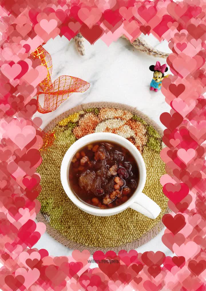 Red bean barley and white fungus soup