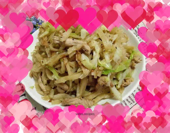 Fried Pancakes with Shredded Pork and Cabbage