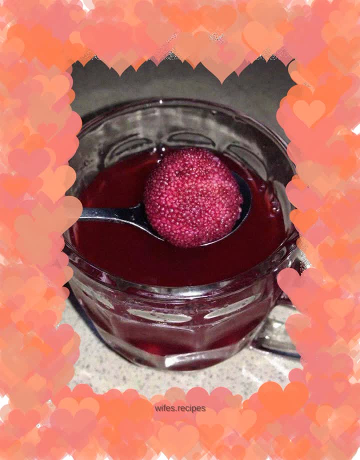 Sweet and sour bayberry juice