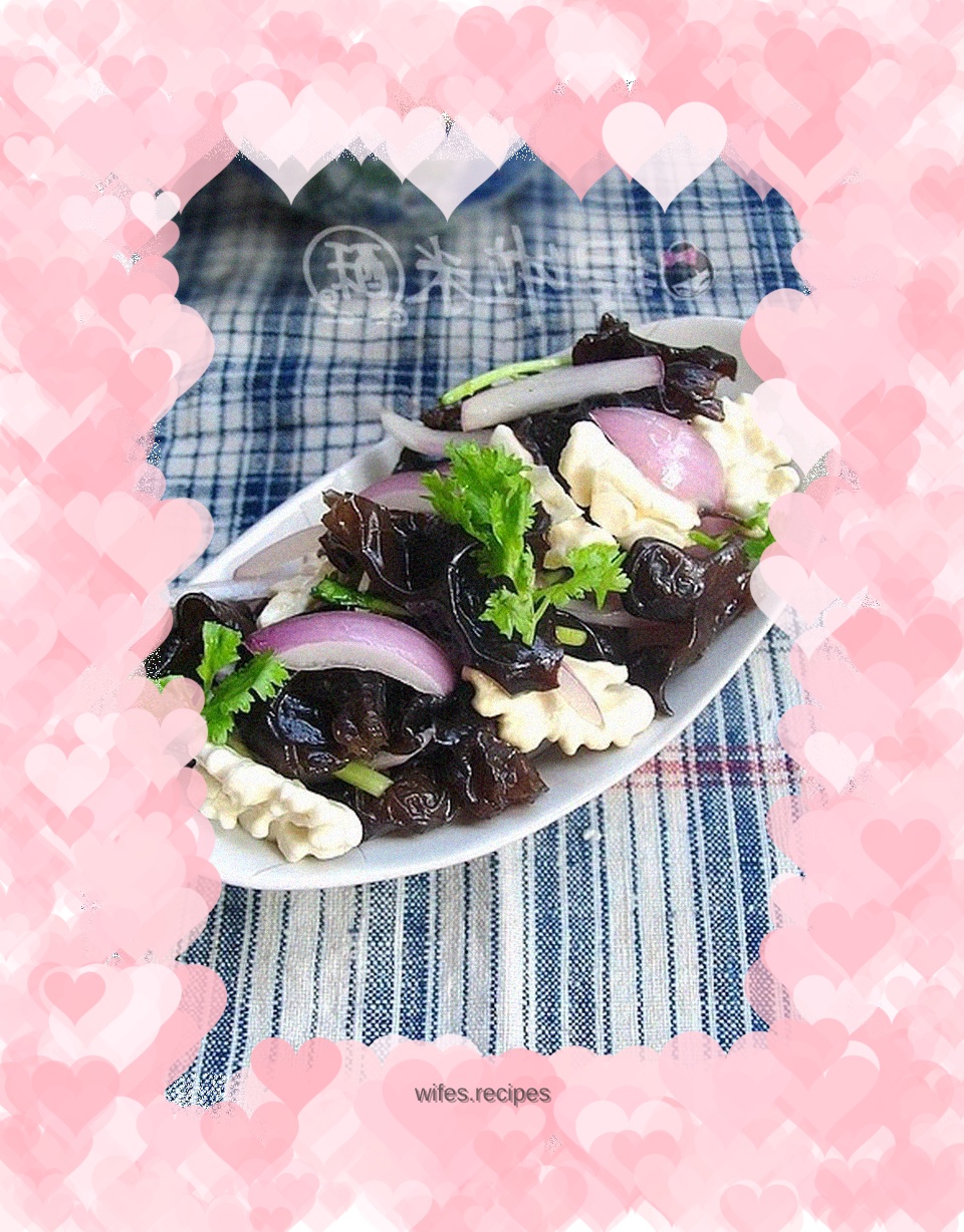 Onions and walnuts mixed with fungus