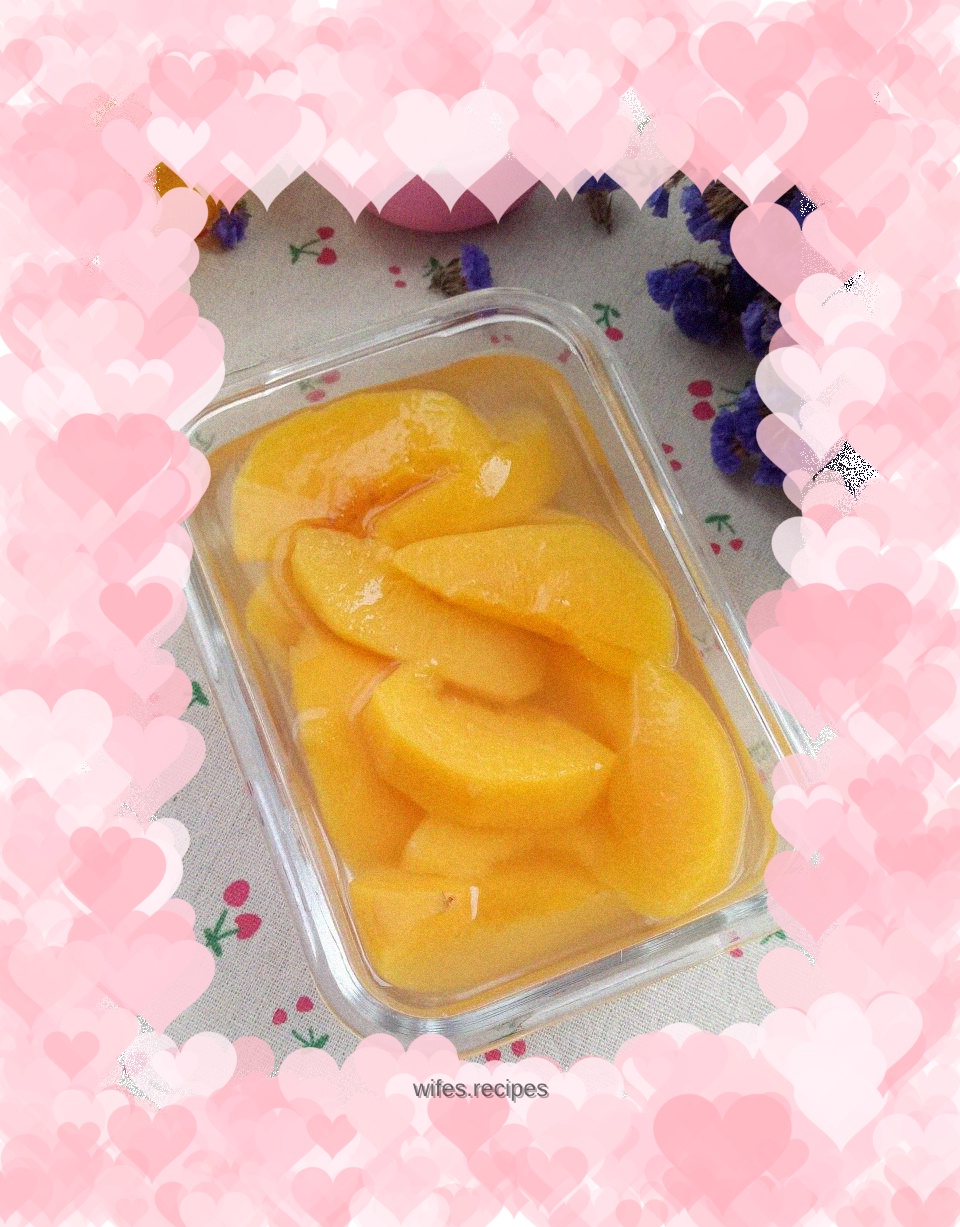 Canned yellow peach