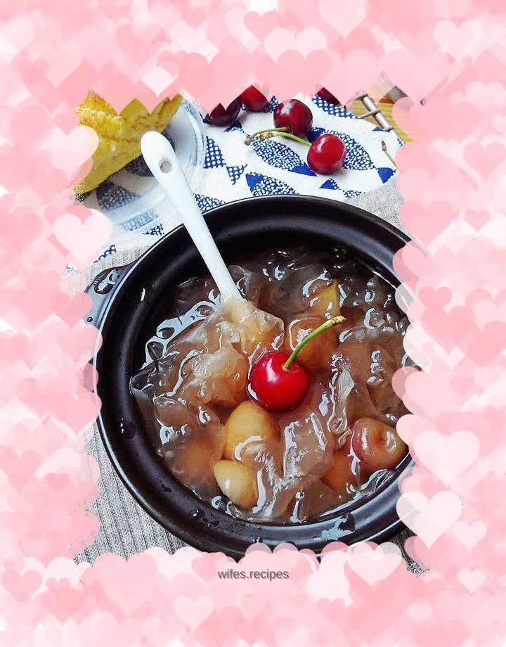 Fig, Cherry and Tremella Soup