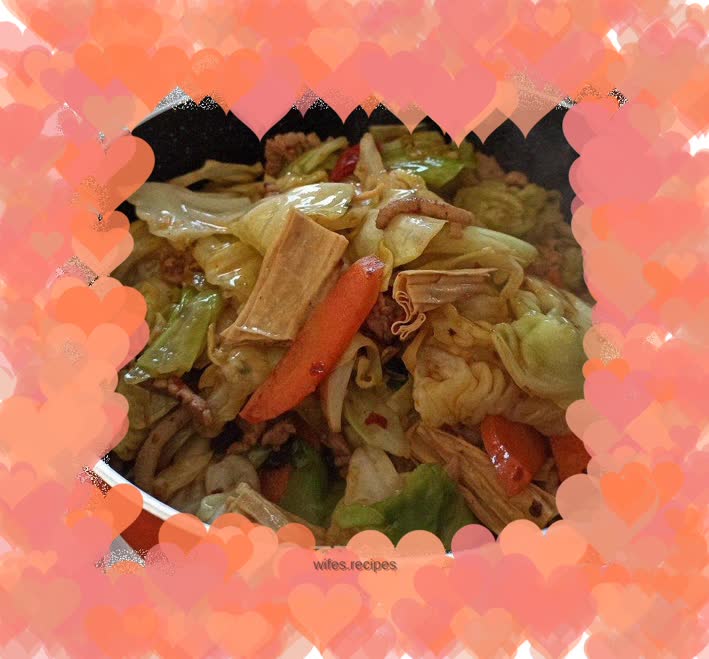 Stir-fried shredded cabbage with meat