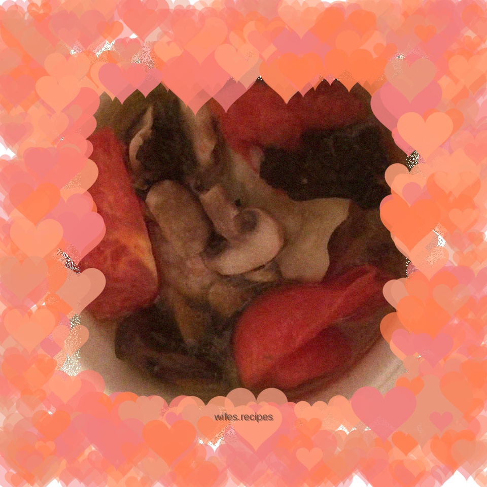 Healthy and fragrant chicken leg soup