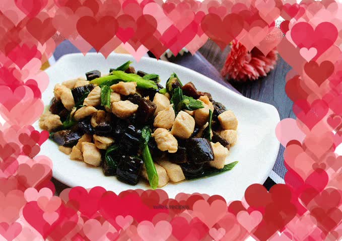 Stir-fried diced chicken with pickled cucumber