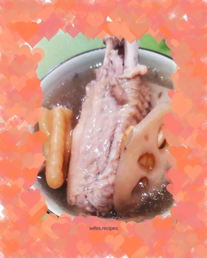 Duck bone and lotus root soup