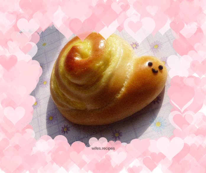 Snail Custard Bread