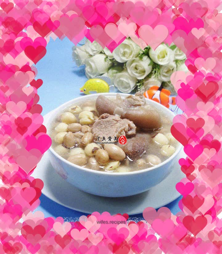 Peanut Kernel, Lotus Seed and Pig Trotter Soup